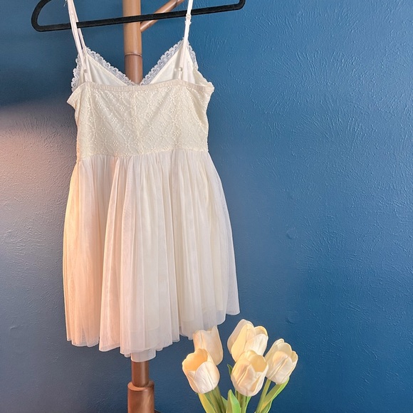 Cream color Dress Medium size - Picture 2 of 3